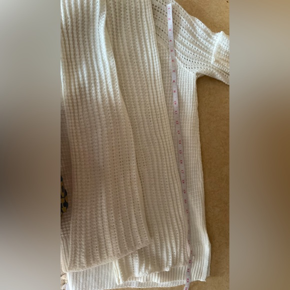 Daisy Fuentes: ladies long sleeves vanilla cream soft  knit cardigan sweater. - Picture 7 of 7